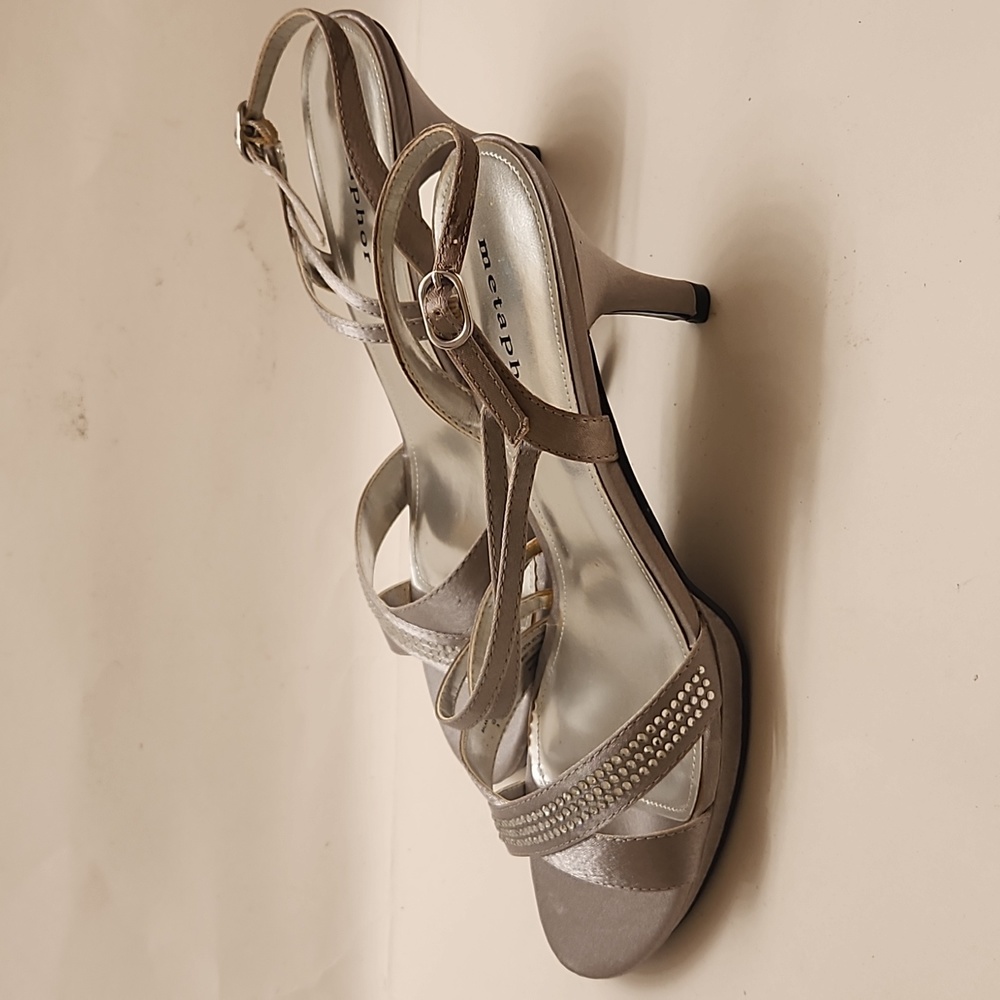 Metaphor Pumps Size 9